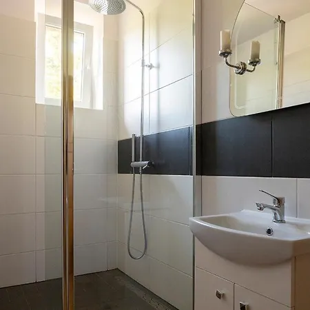Modrasowka, Swierkowe Przysiolki W Gorach Sowich * Sosnina